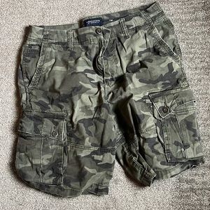 American Eagle cargo shorts